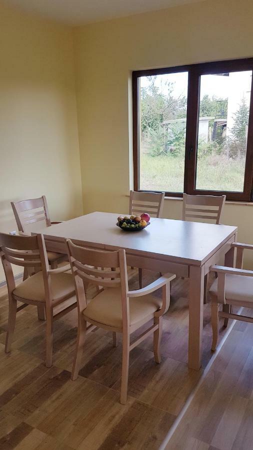 Malavi Guest House Krasen! Comfort&Clean! Екстер'єр фото