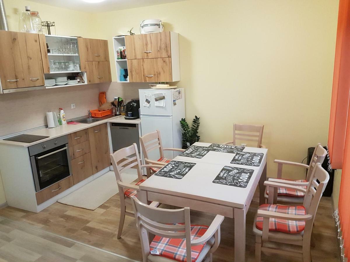 Malavi Guest House Krasen! Comfort&Clean! Екстер'єр фото
